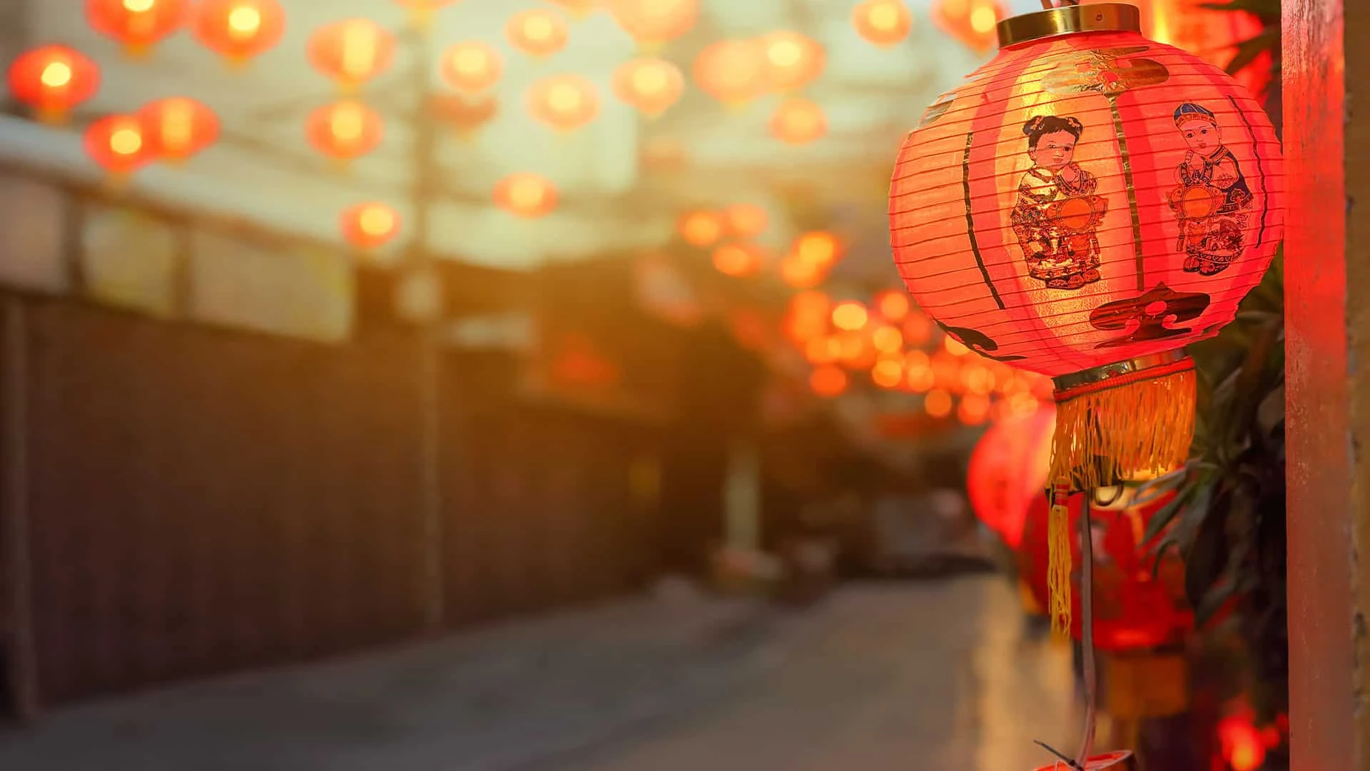 Китайские новогодние фонарики в одном из городов Китая / Фото: shutterstock