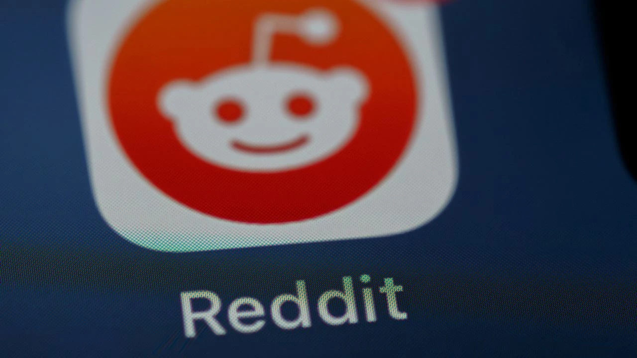Reddit планировал IPO как минимум с 2021 года и может провести его в марте / Фото: Unsplash/Brett Jordan