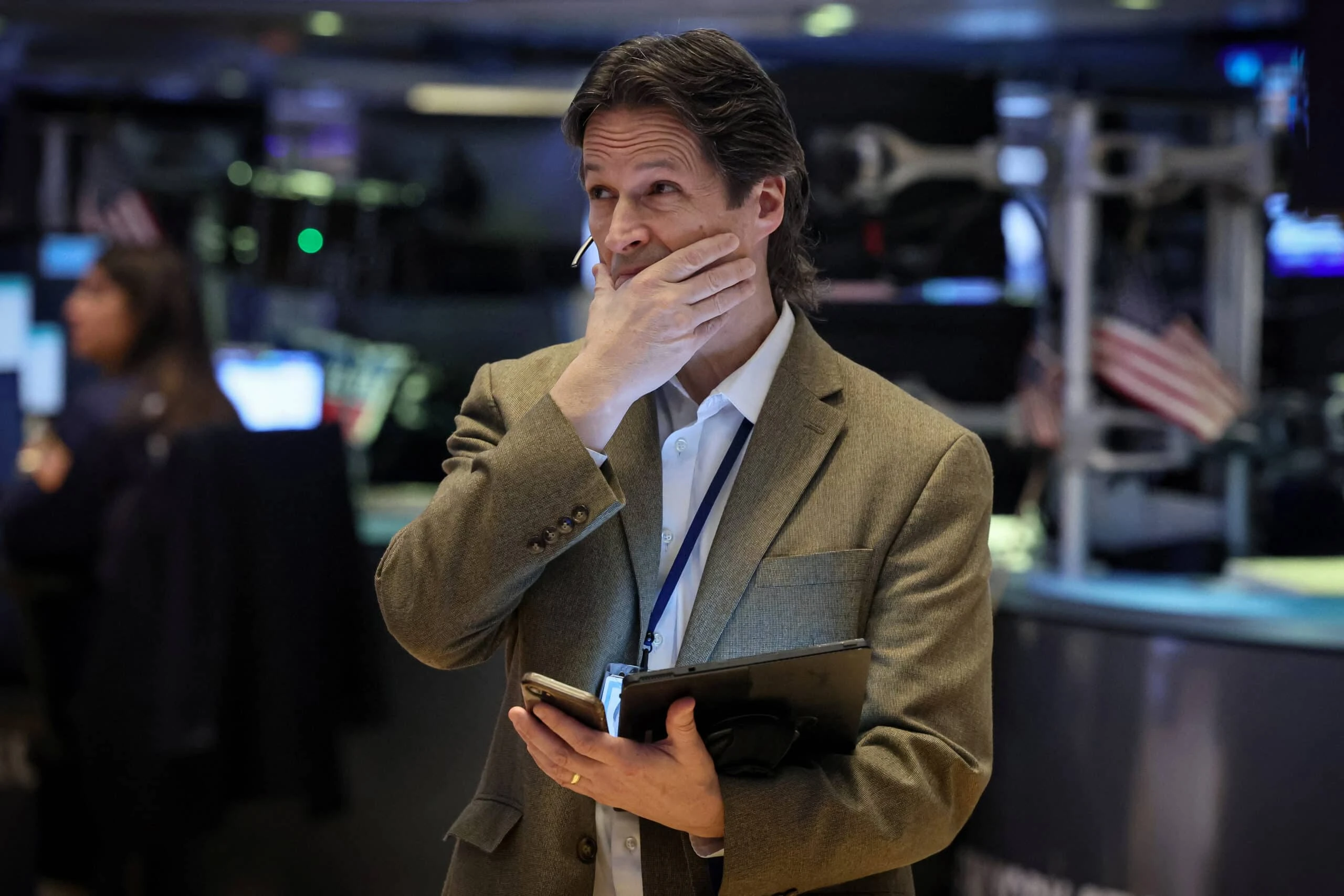 Трейдер New York Stock Exchange. Фото: REUTERS/Brendan McDermid