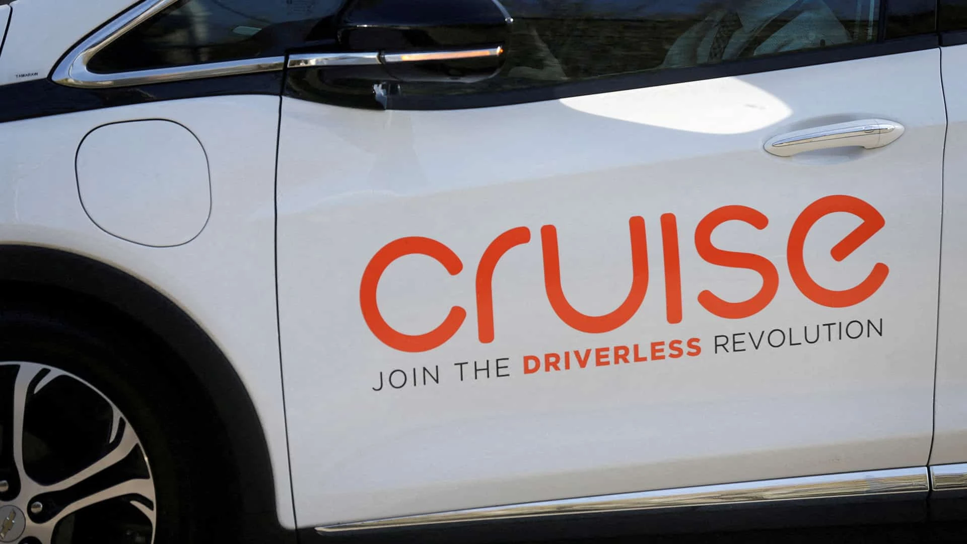 GM планирует возобновить эксплуатацию роботакси Cruise в ближайшее время/Reuters