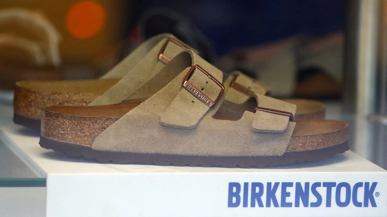 Birkenstock увеличил продажи, в то время как Nike и Puma жалуются на снижение потребительских расходов / Фото: Reuters/Fabrizio Bensch