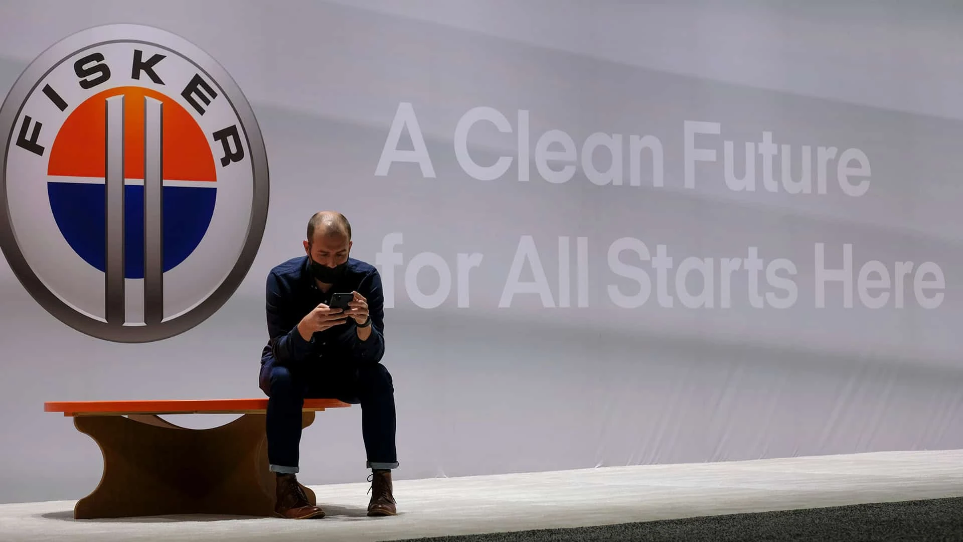 Производитель электрокаров Fisker сократит 15% персонала и сомневается в способности оставаться в бизнесе / Фото: shutterstock