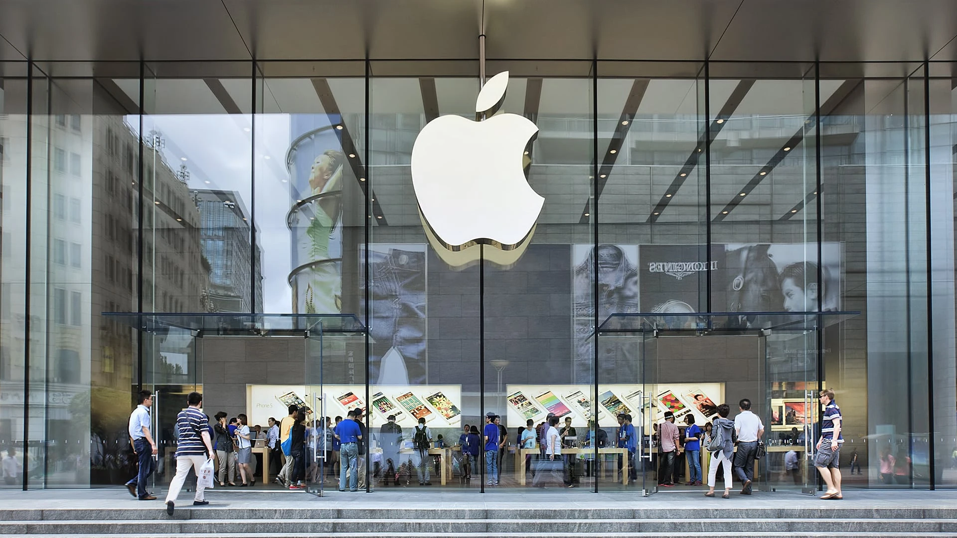 В Китае находится самая большая сеть магазинов Apple после США / Фото: shutterstock