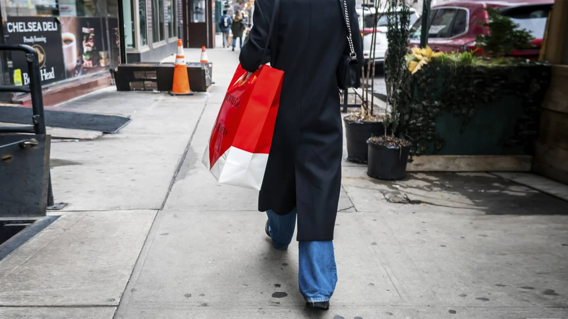 Определенное инфляционное давление сохраняется, но Уолл-стрит ждет начала цикла снижения ставки в июне (фото shuttestock)