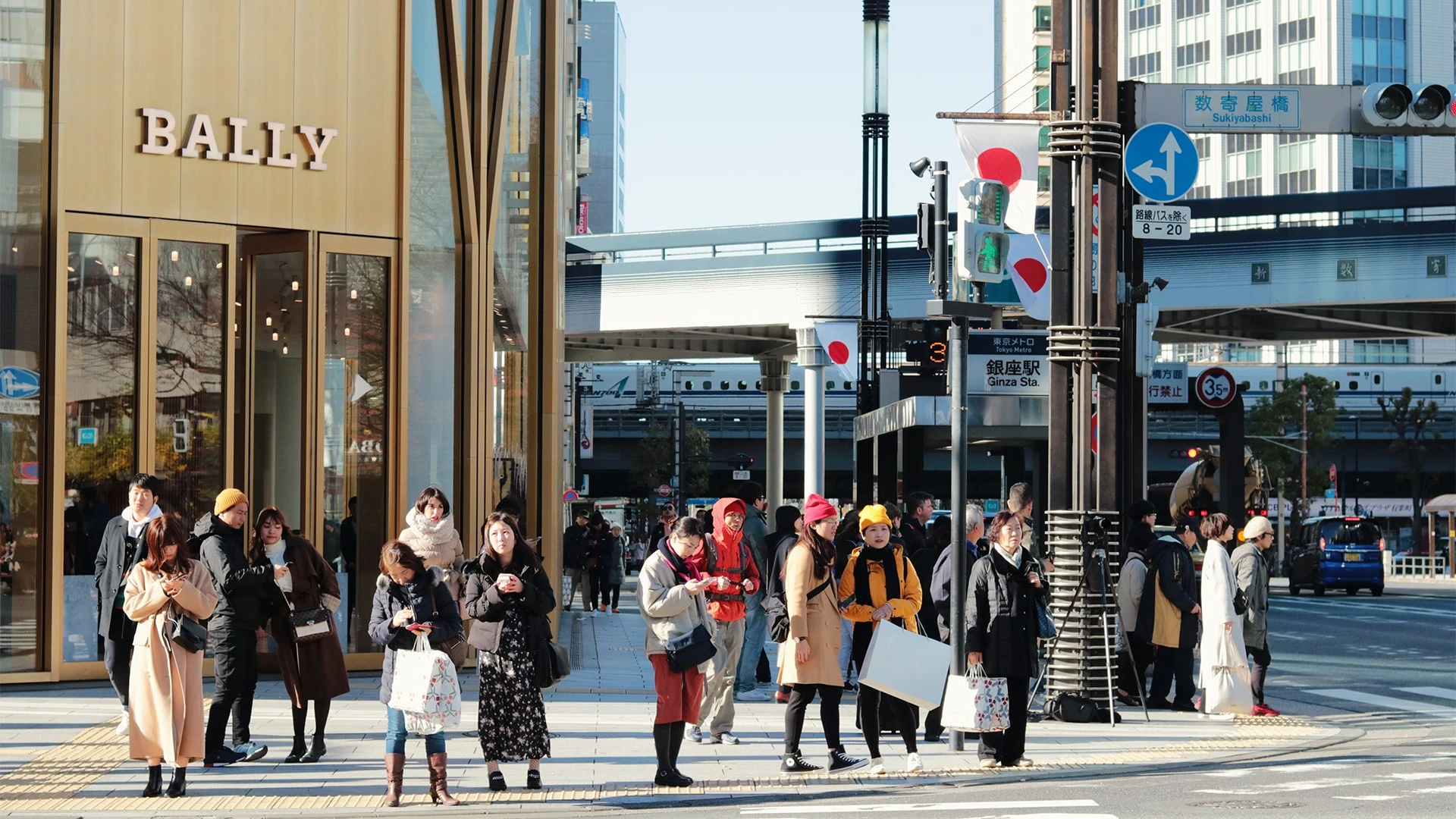 Пока Япония ужесточает ДКП впервые с 2007 года, от ФРС ждут уточнений о сроках и порядке сворачивания программы количественного смягчения и точечных прогнозов динамики ставки / Фото: Shutterstock