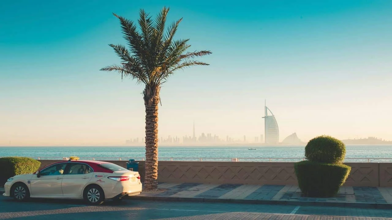 IPO оператора парковок Дубая принесло $429 млн / Фото: Unsplash/Euan Cameron