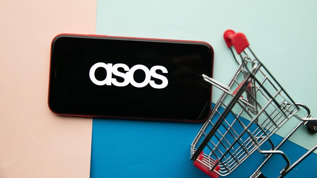 Asos верит, что к 2025 году восстановит бизнес после последствий пандемии Covid-19 / Фото: Shutterstock
