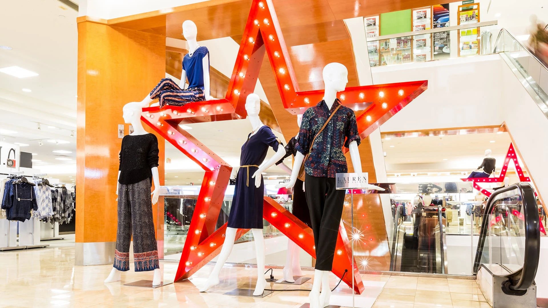 Инфляция в США пока не достигла целевого уровня Федрезерва в 2%, но, судя по последней статистике, дезинфляционные тенденции сохраняются / Фото: Shutterstock