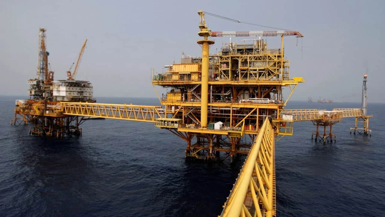 Мексика ограничивает экспорт нефти ради внутреннего производства топлива в преддверии президентских выборов / Фото: Reuters/Victor Ruiz Garcia