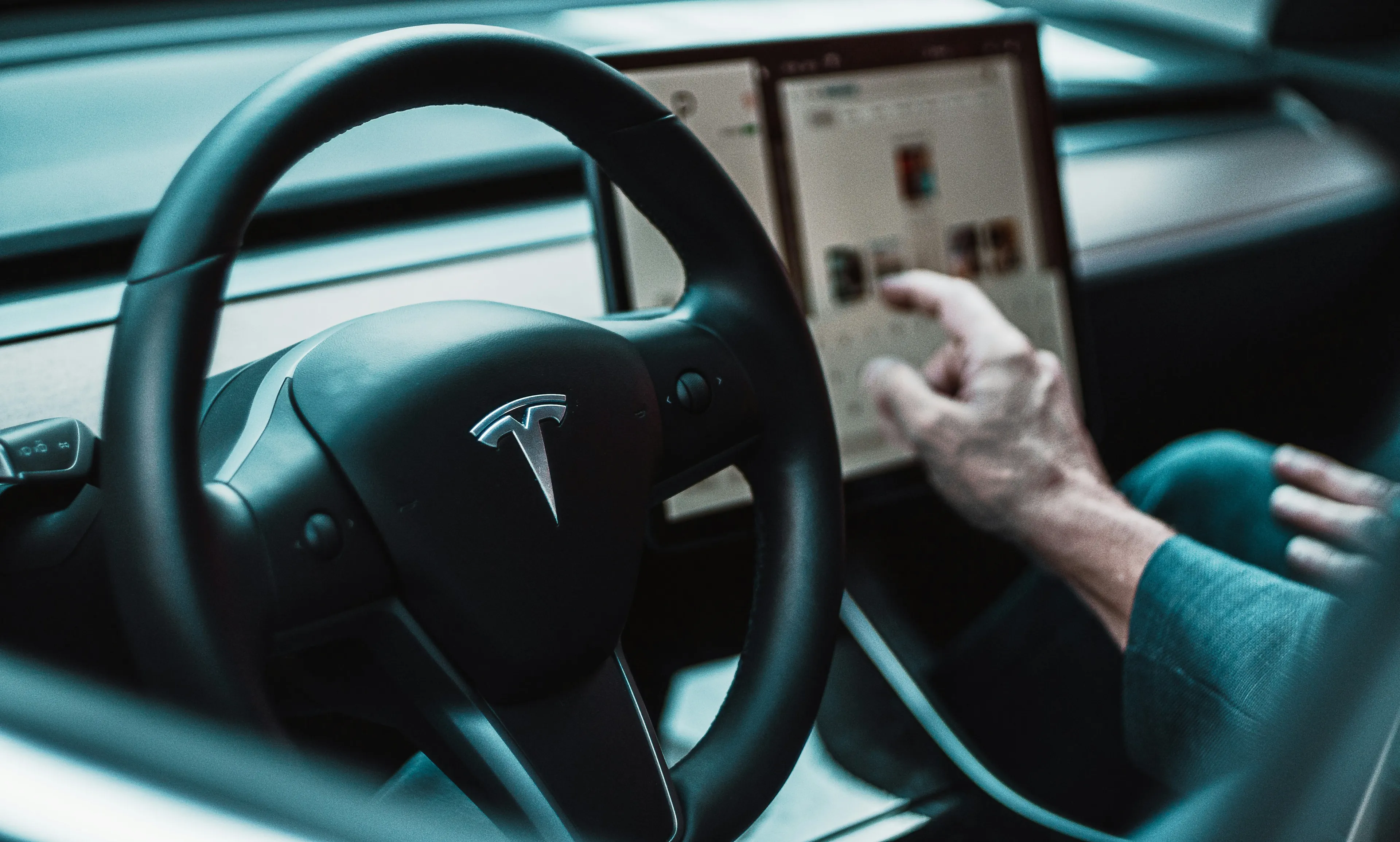 Презентация Tesla Robotaxi назначена на 8 августа / Фото: Unsplash/David von Diemar