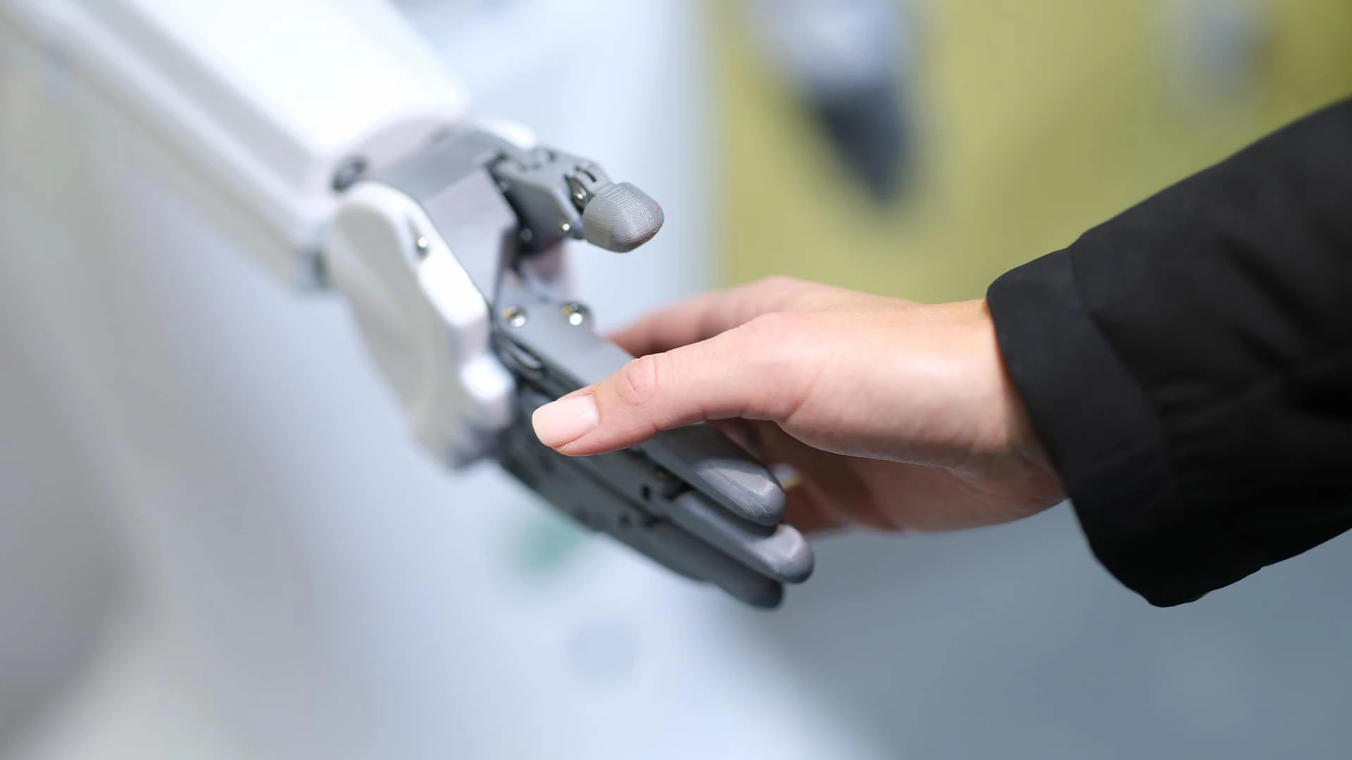 Только пара сотен людей в мире обладают достаточной квалификацией для решения задач, связанных с инженерией искусственного интеллекта / Фото: Shutterstock