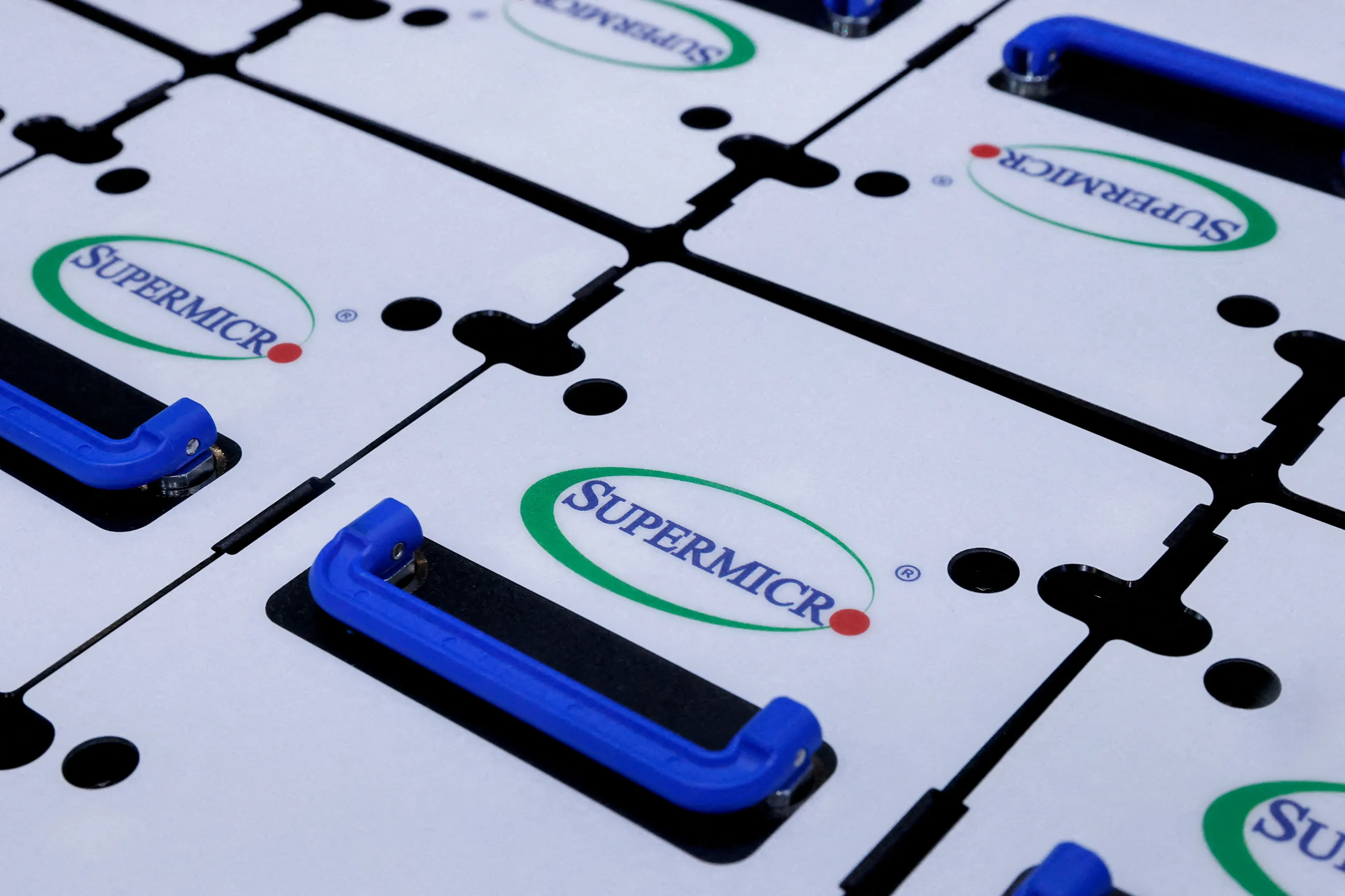 Стоимость акций Supermicro опередила консенсус-прогноз аналитиков с Уолл-Стрит почти на 2% / Фото: Reuters/Ann Wang/