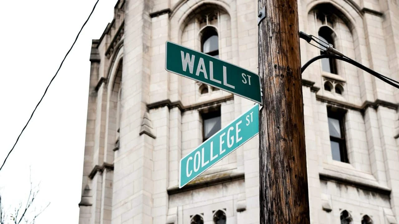 Брокер Network 1 привлек внимание Уолл-стрит в 2022 году рядом удачных IPO с ростом в среднем на 2000% в первый день / Фото: Unsplash/Markus Leo