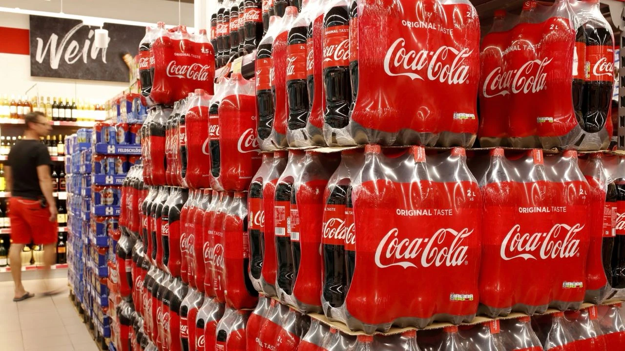 Coca-Cola показала хорошие продажи в I квартале, несмотря на повышение цен / Фото: Reuters/Arnd Wiegmann