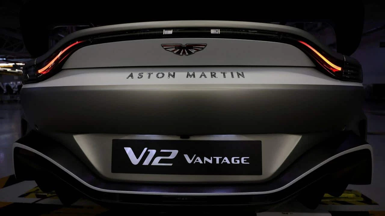 Aston Martin в 2024 году выпустит четыре новые модели, включая V12 Vantage / Фото: Reuters/Phil Noble