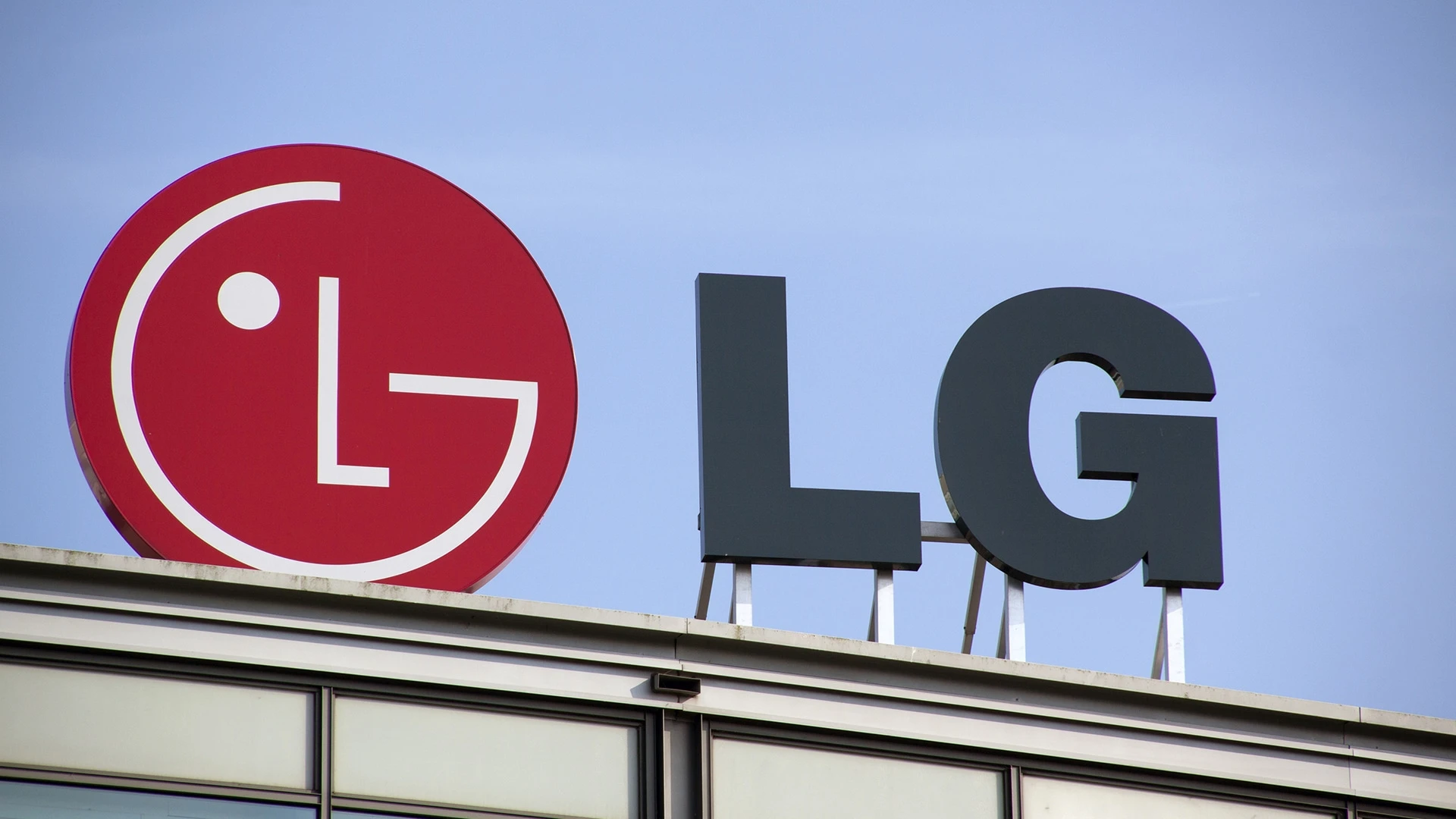 Акции LG Innotek и других крупных поставщиков компонентов Iphone в Азии выросли после обнадеживающего отчета Apple / Фото: Shutterstock