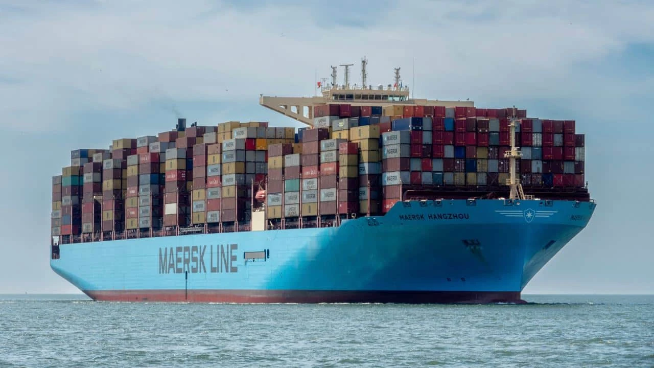 Результаты Maersk в первом квартале превысили ожидания аналитиков, хотя компания отчиталась о падении выручки и прибыли / Фото: Reuters/Rene van Quekelberghe