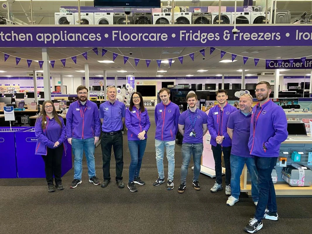 Сеть британских магазинов электроники повысила прогноз по прибыли на 10% / Фото: Linkedin/Currys