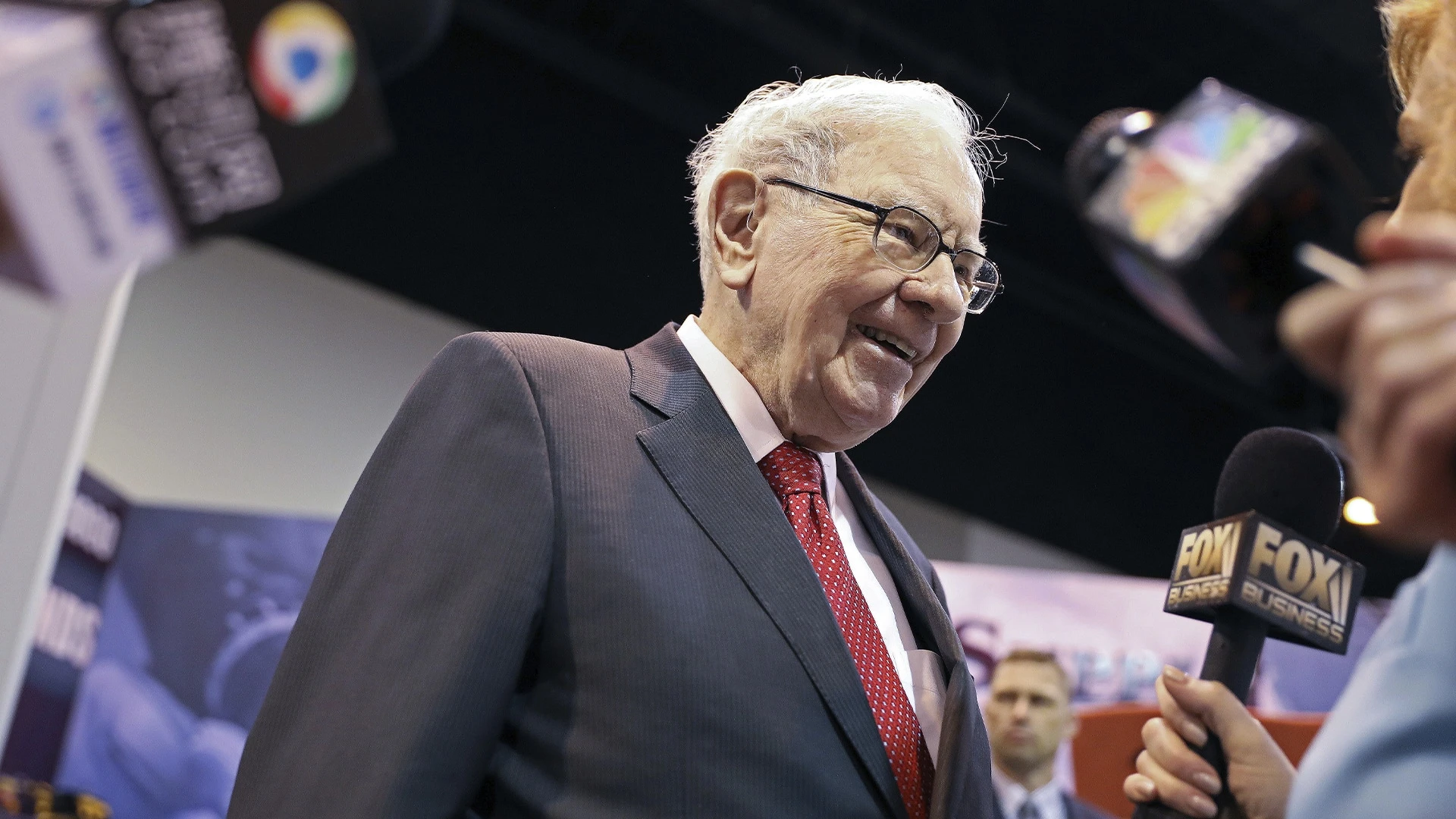 Berkshire Hathaway Уоррена Баффета тайно скупила акции страховой компании Chubb почти на $7 млрд / Фото: Reuters/Scott Morgan