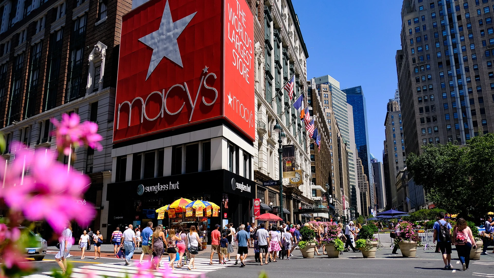 На премаркете выйдут квартальные отчеты ретейлеров Lowes, Macys и AutoZone / Фото: Shutterstock