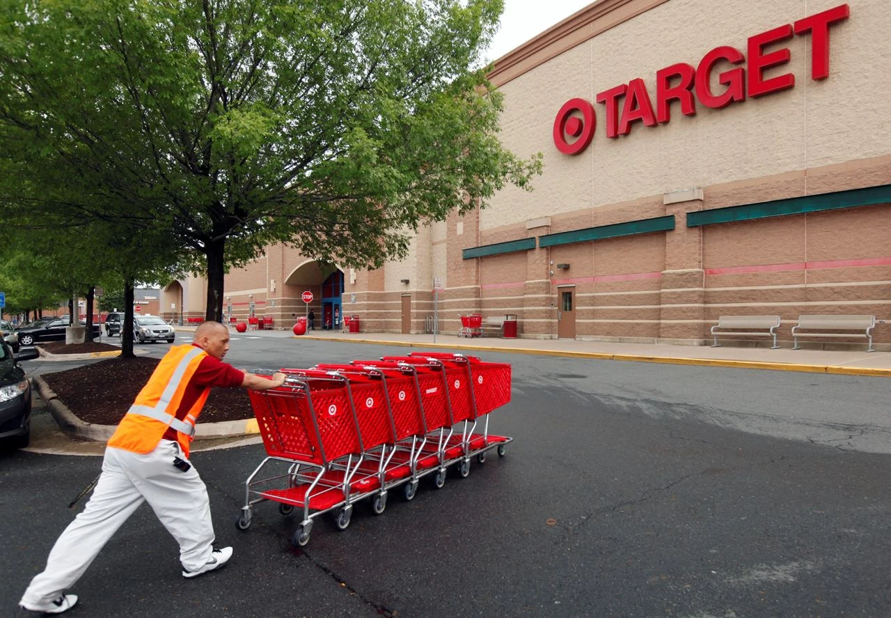 Слабые продажи Target отражают стремление потребителей сократить необязательные расходы / Фото: Reuters