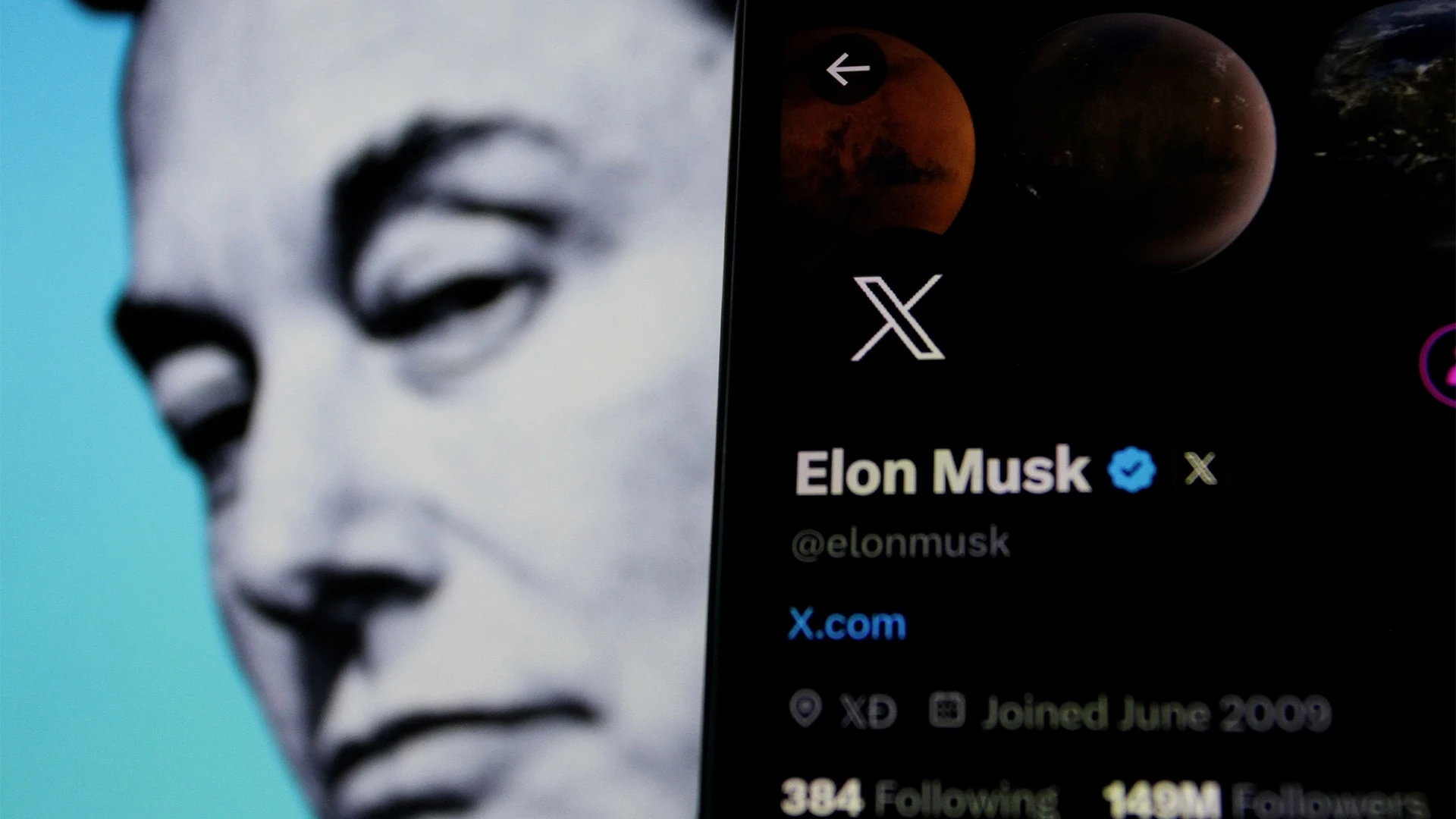 В конце октября 2022 г. сделка все-таки состоялась: Маск купил Twitter за $44 млрд, из которых $20 млрд ему пришлось взять взаймы у консорциума банков / Shutterstock.