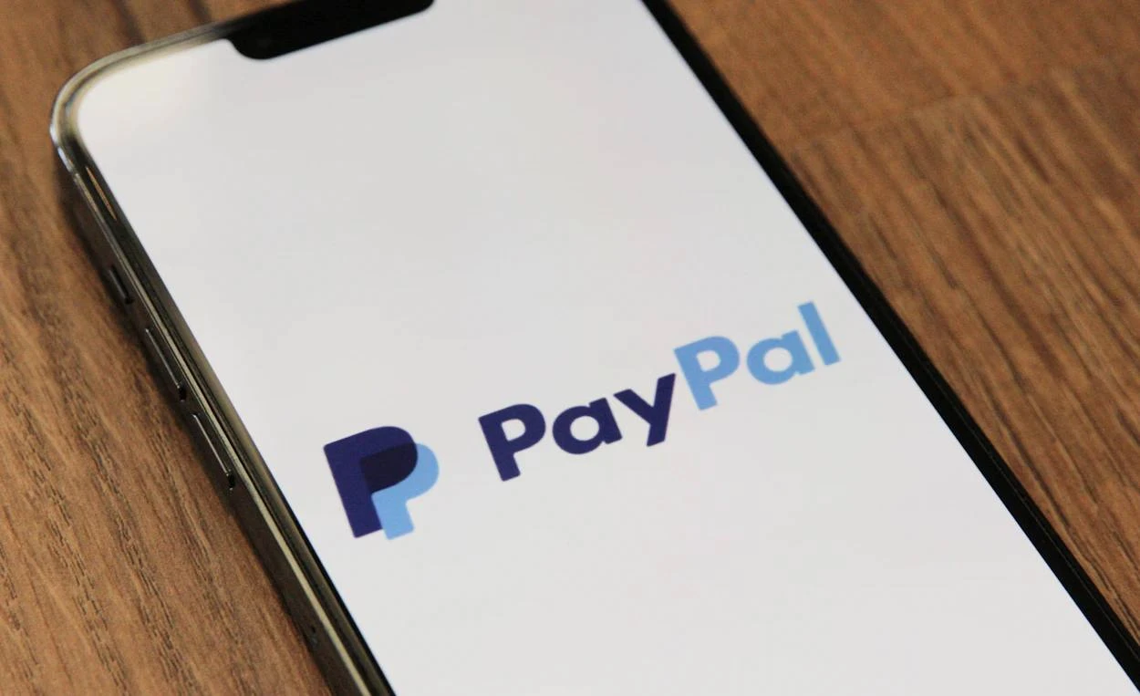 Акции PayPal снизились после анонса нового сервиса мгновенных переводов от Apple / Фото: Unsplash/Marques Thomas