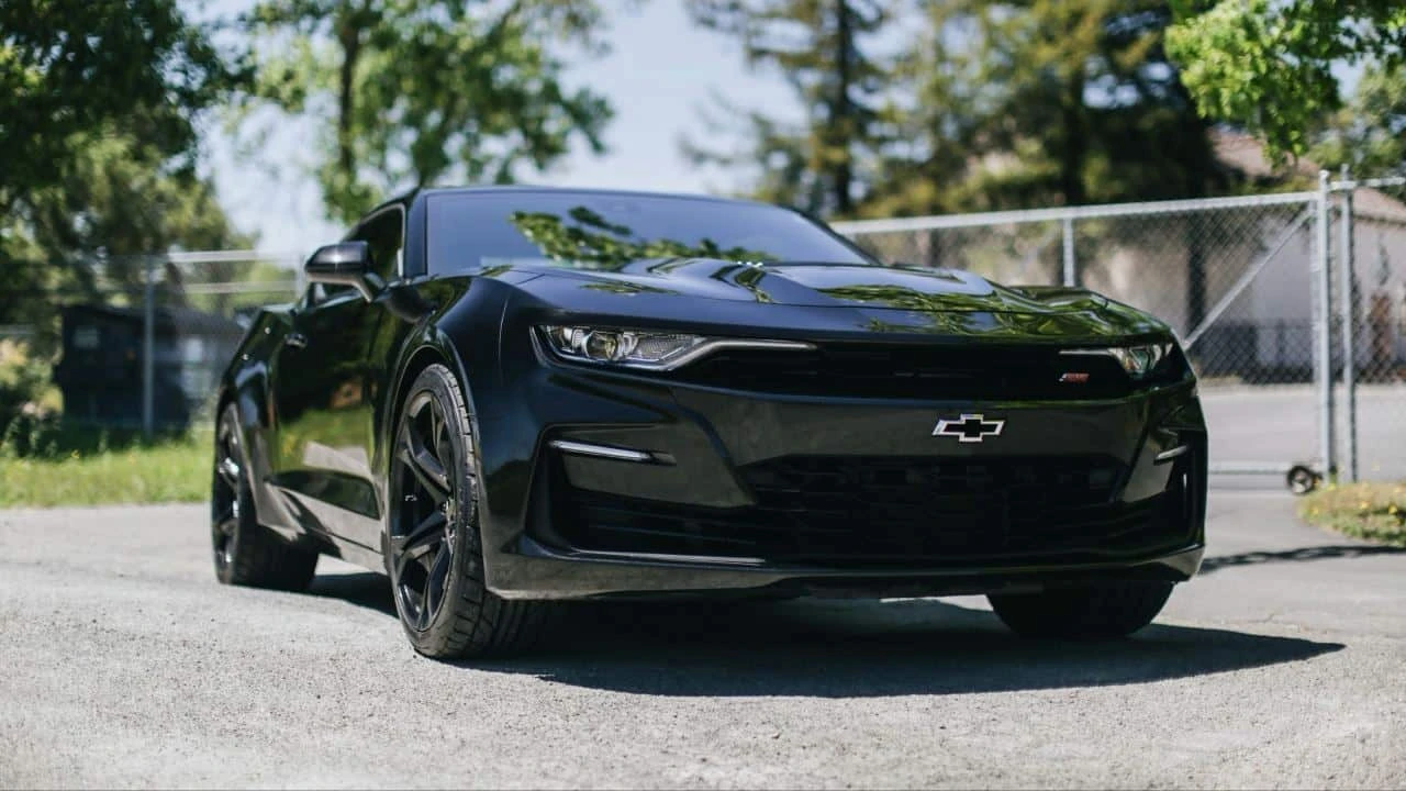 General Motors владеет такими брендами, как Chevrolet, Cadillac, GMC и Buick / Фото: Unsplash/Giorgio Trovato