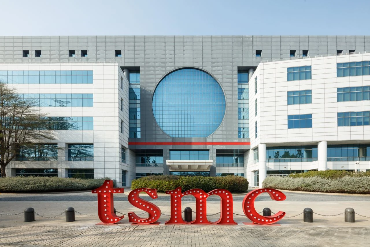 TSMC станет главным бенефициаром от внедрения генеративного ИИ в смартфоны Apple, уверены в BofA  / Фото: tsmc.com