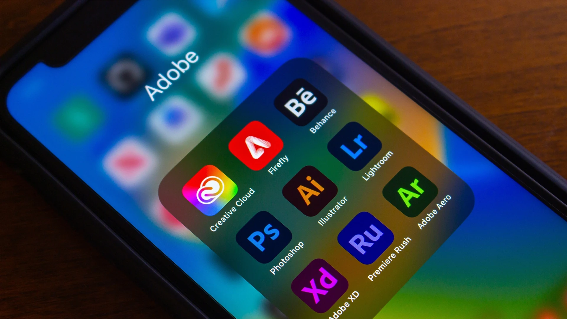 Акции Adobe выросли на 16% на сильном квартальном отчете и хороших прогнозах на год / Фото: Shutterstock