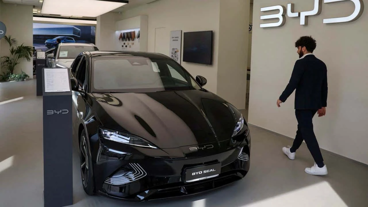 BYD хочет стать крупнейшим продавцом электромобилей в Европе к 2030 году / Reuters  Claudia Greco