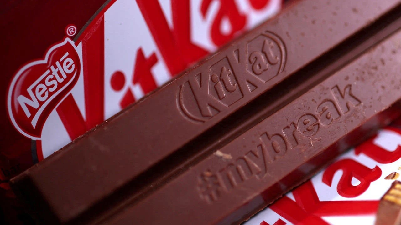 Производители шоколада сталкиваются с ростом затрат, что неизбежно скажется на ценах и финансовых результатах компаний / Фото: Reuters/Phil Noble