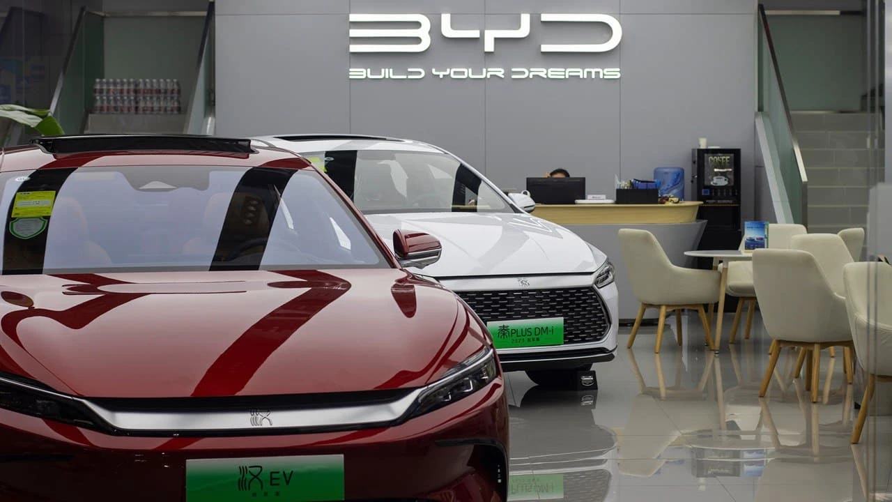 Аналитики Nomura ожидают роста продаж, выручки и прибыли BYD / Фото: Shutterstock