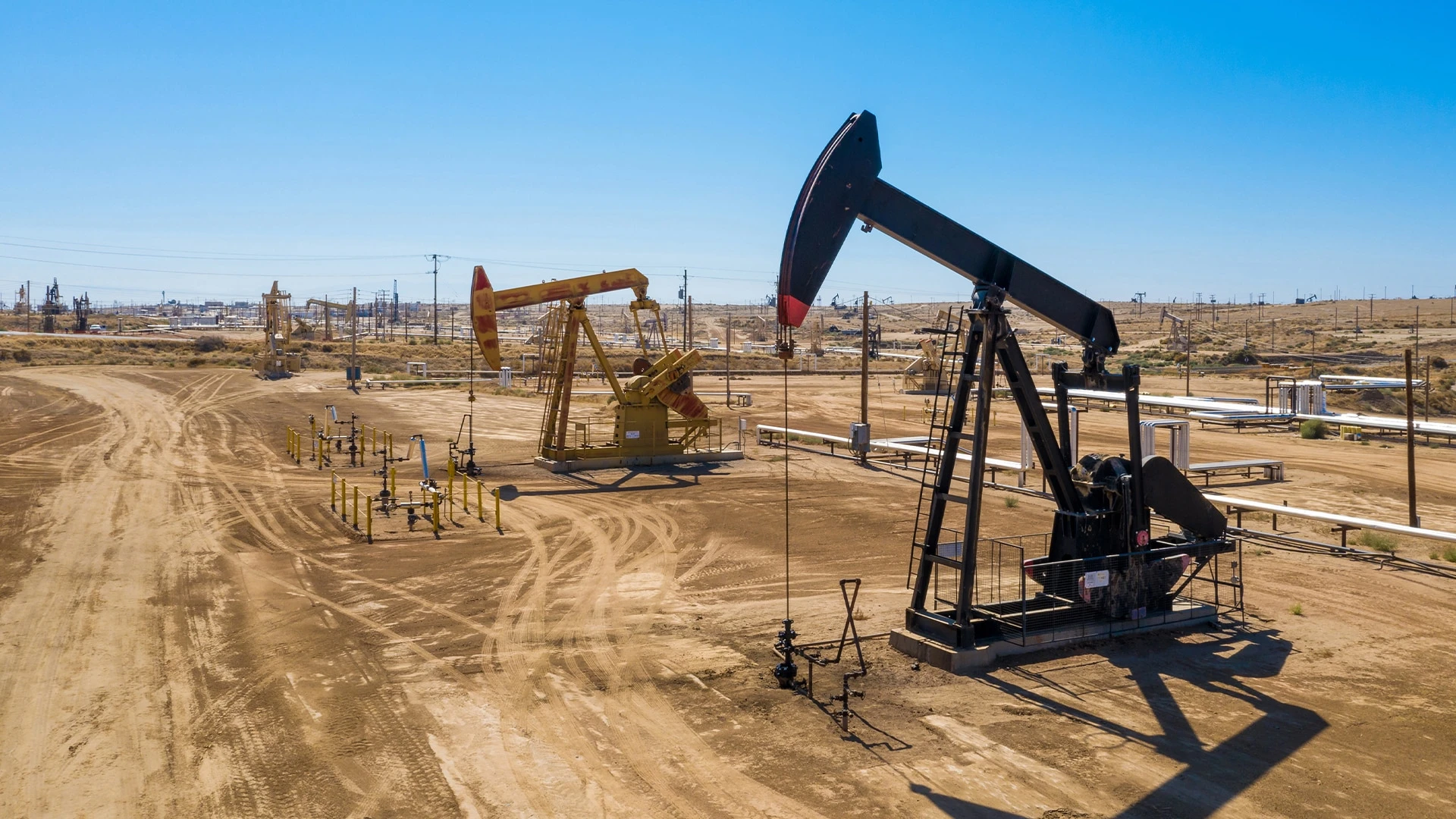 Фьючерсы на нефть в среду торгуются в красной зоне / фото: Shutterstock