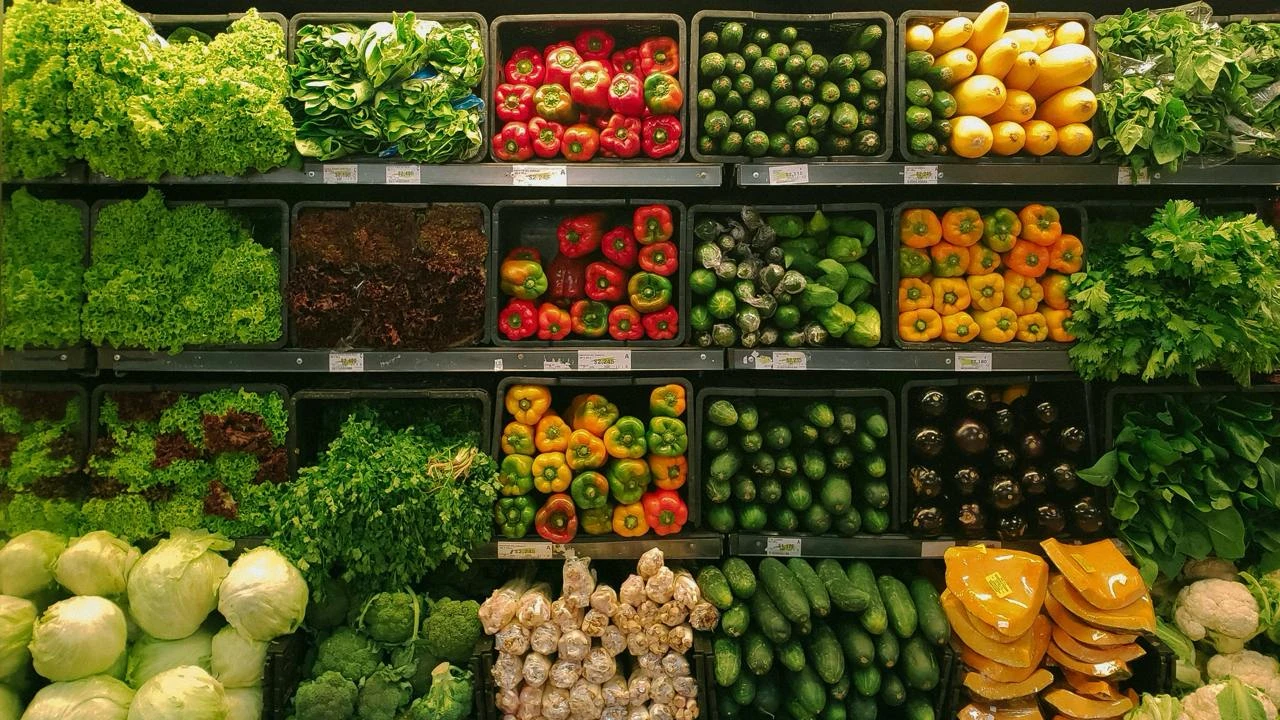 Замедление инфляции в США создает вероятность того, что ФРС может начать снижать процентную ставку уже в июле, считает Bloomberg Economics / Фото: Unsplash/nrd