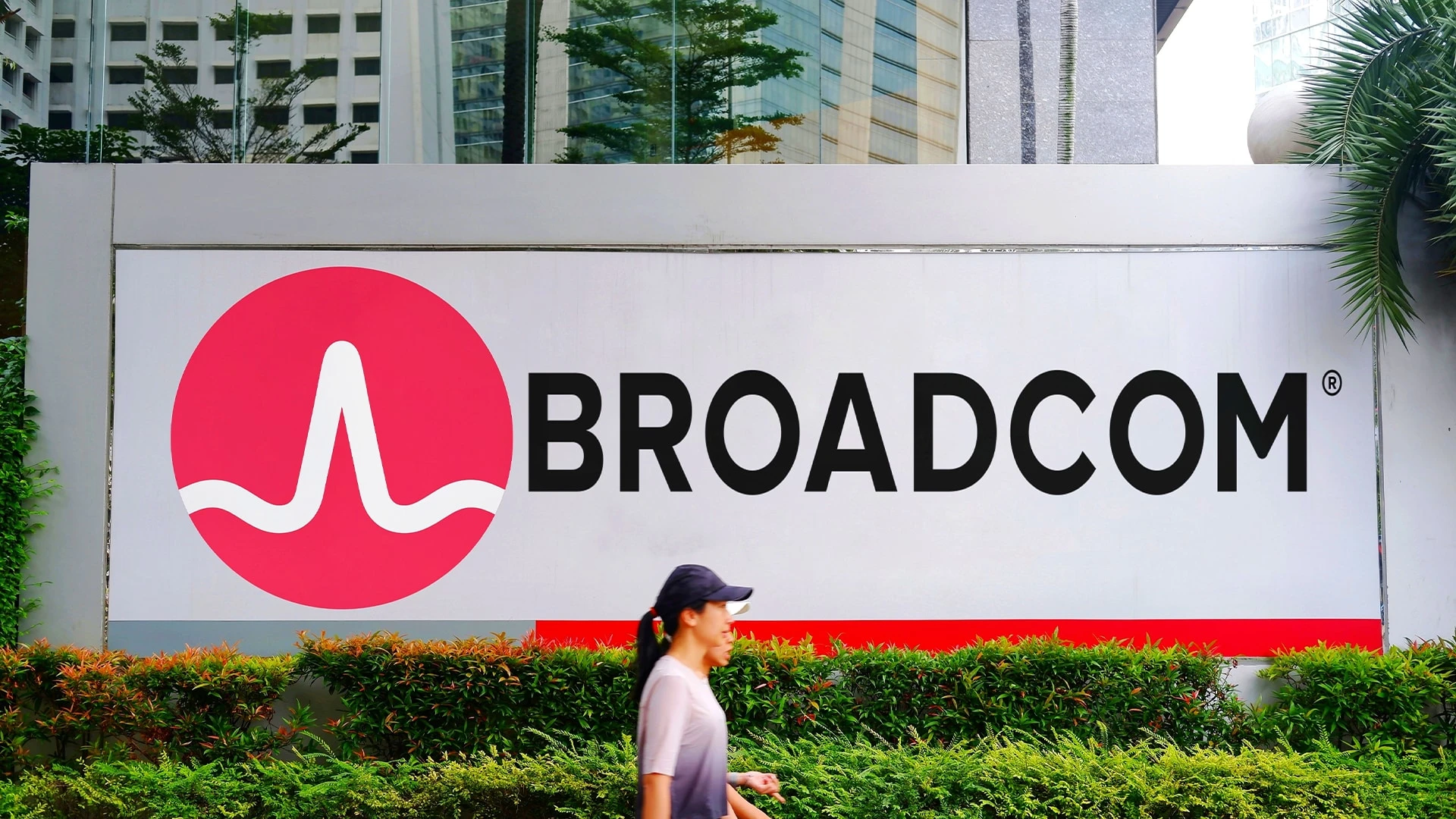 Broadcom ведет переговоры с создателем ChatGPT о разработке нового чипа для нейросетей / фото: Shutterstock