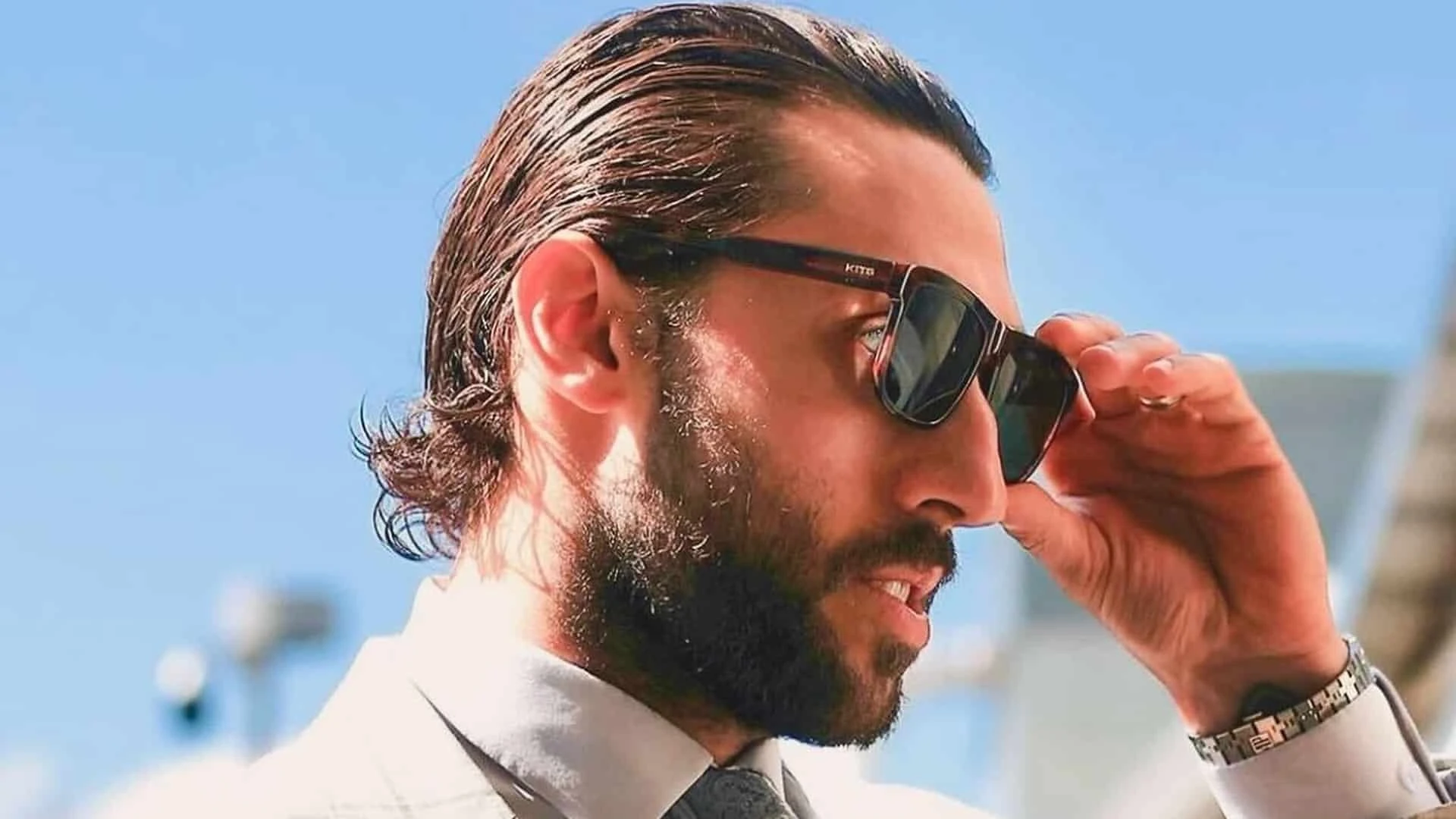 KITS продает линзы и очки, включая солнцезащитные /Фото: Facebook/kitseyecare