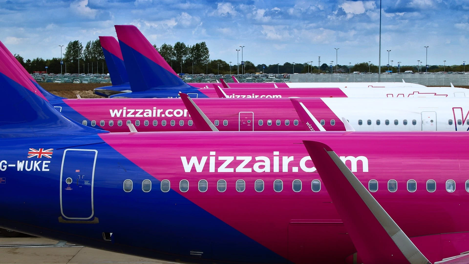 Лайнеры A320 авиакомпании Wizz Air в лондонском аэропорту Лутон / Фото: Shutterstock