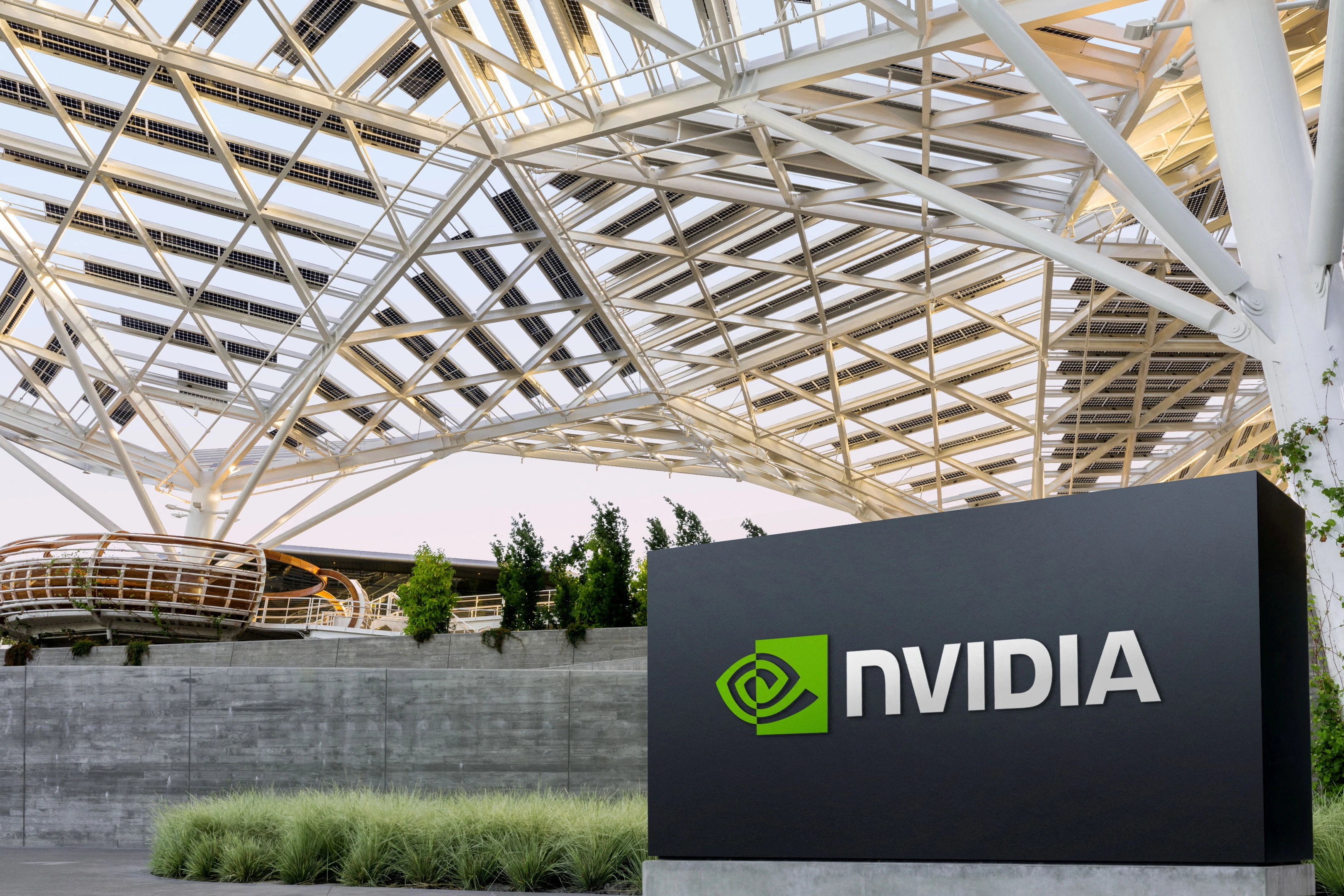 Хедж-фонд Elliott Management опасается, что «пузырь» Nvidia может лопнуть на слабом отчете, если крупные компании снизят закупки чипов для ИИ / Фото: Nvidia