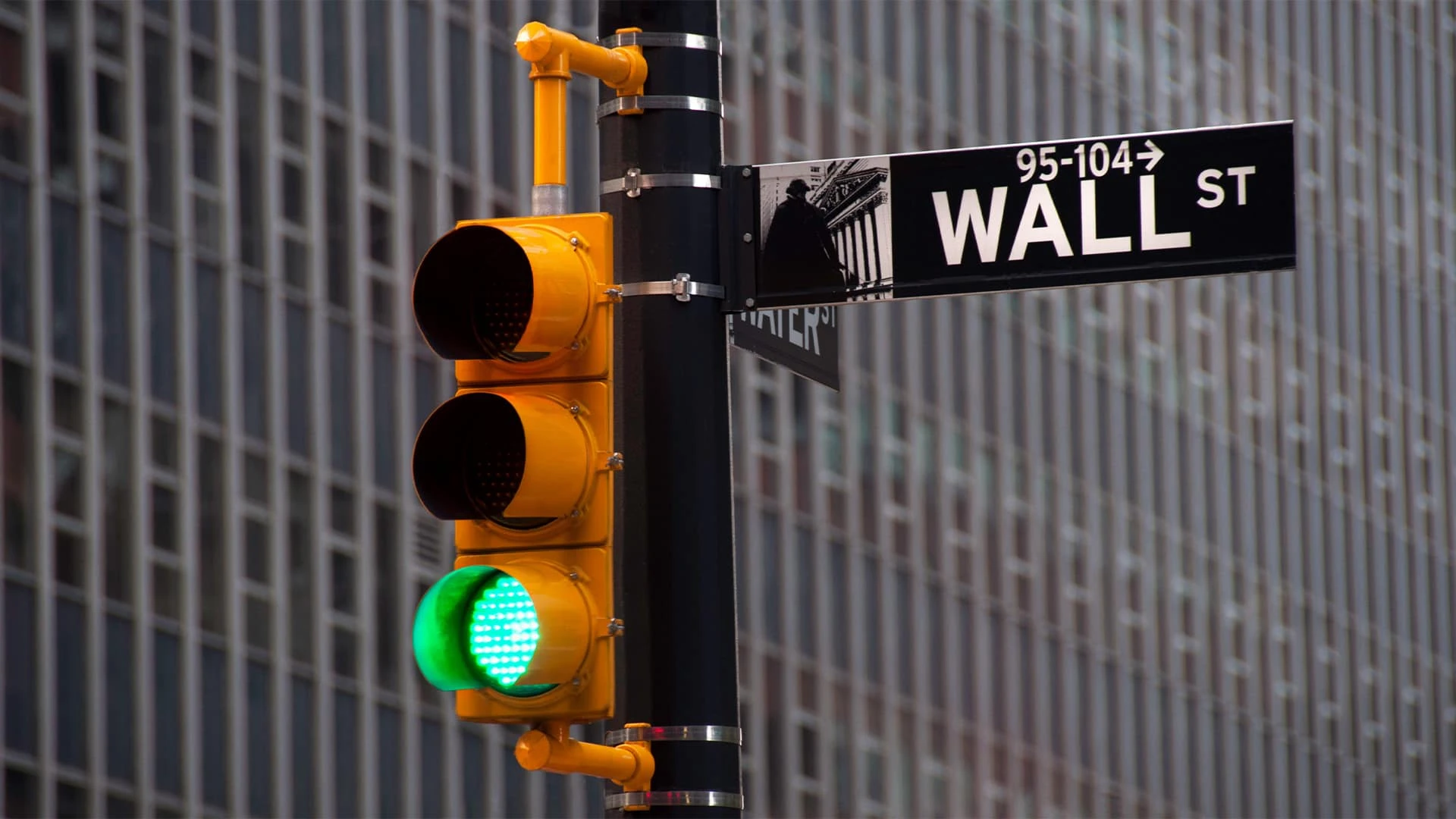 Основные индексы довольно быстро отыграли потери, понесенные в начале августа / Фото: Shutterstock