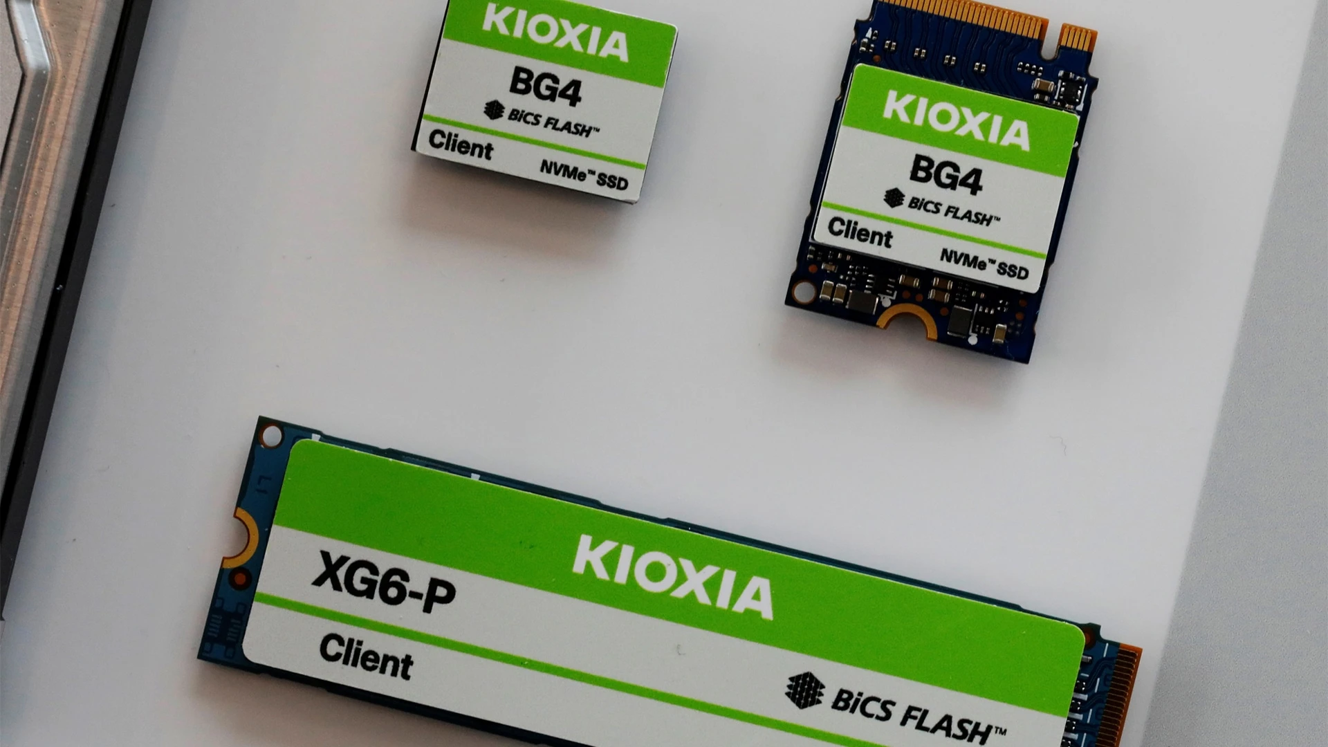 Один из крупнейших в мире производителей чипов флэш-памяти Kioxia может выйти на IPO в октябре с оценкой более $10 млрд / Фото: REUTERS/Kim Kyung-Hoon