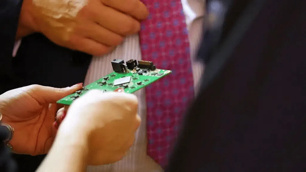 SatixFy chipsets are being used to build a LEO satellite network / Photo: YouTube/Satixfy