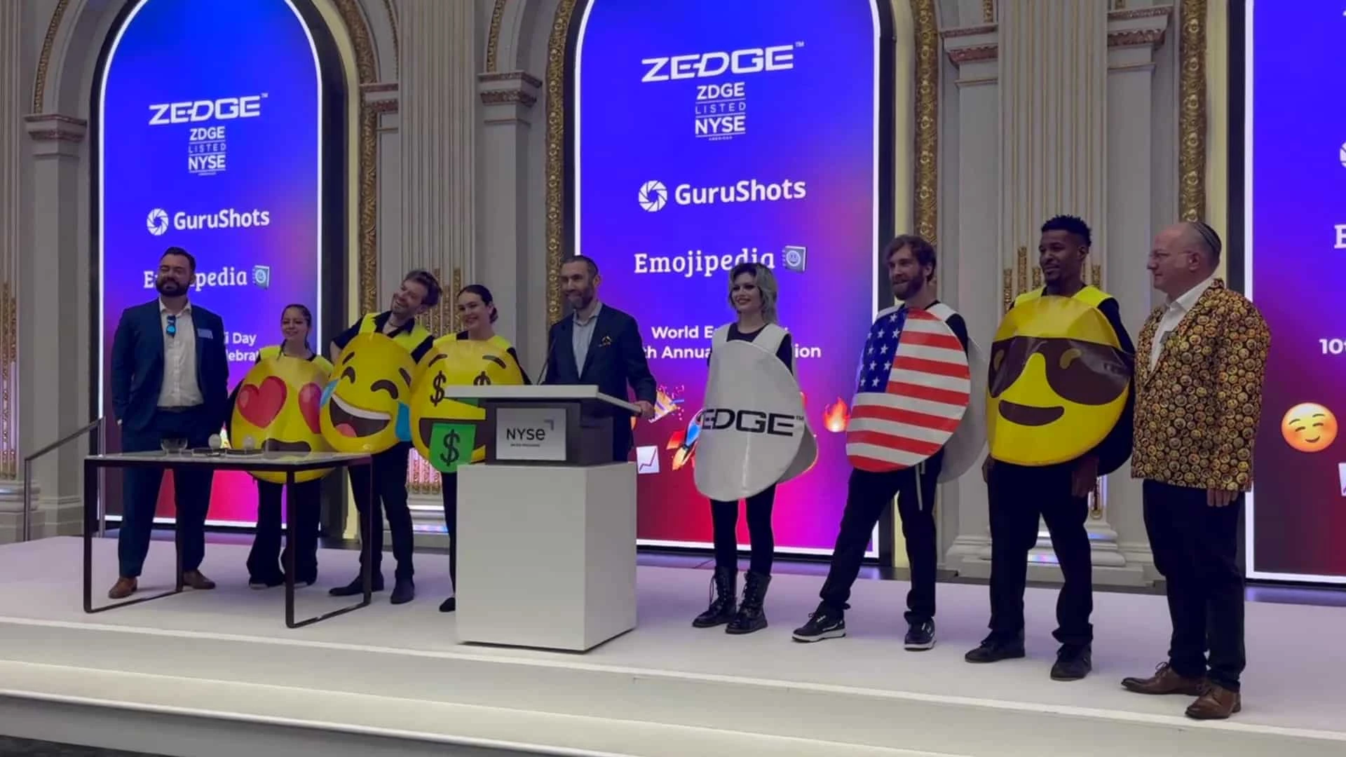 Команда Zedge на церемонии открытия торгов на NYSE в день эмодзи / Фото: Zedge