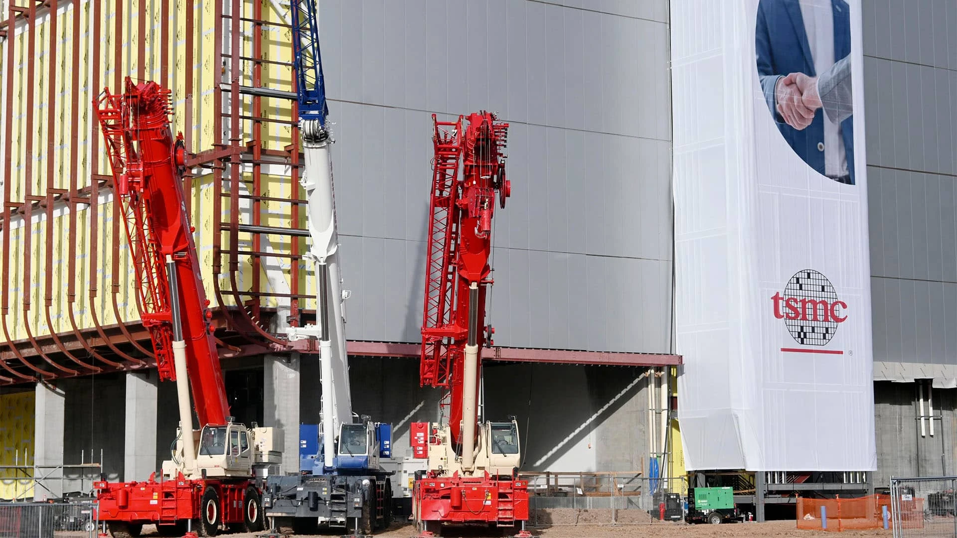 На фото — площадка завода тайваньской TSMC в Аризоне. У этого проекта было много скептиков. Фото: Kyodo via Reuters Connect