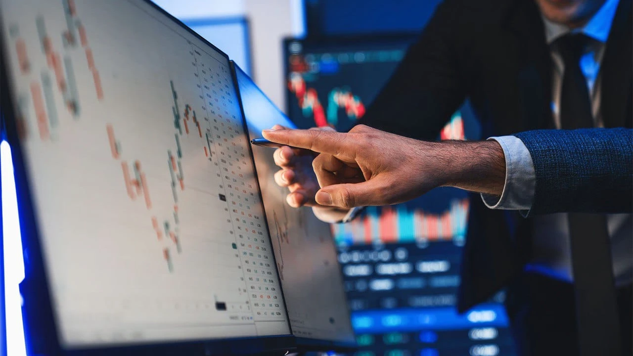 BCA прогнозирует волатильность рынков на фоне выборов и угрозы рецессии / Фото: Shutterstock