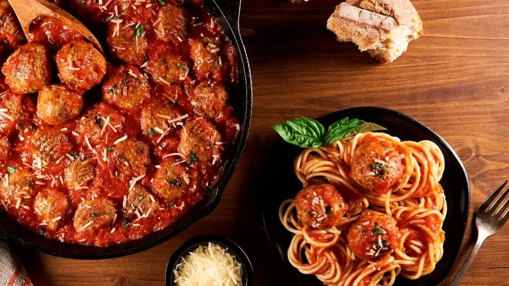 Mamas Creations sells fresh deli prepared foods, including Italian dishes / Photo: mamamancinis.com