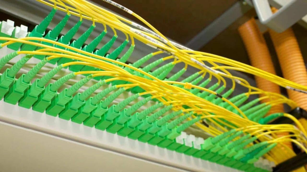 AT&T сделал грамотную ставку на оптоволоконный интернет, говорят аналитики / Фото: Unsplash/Ronald Crow