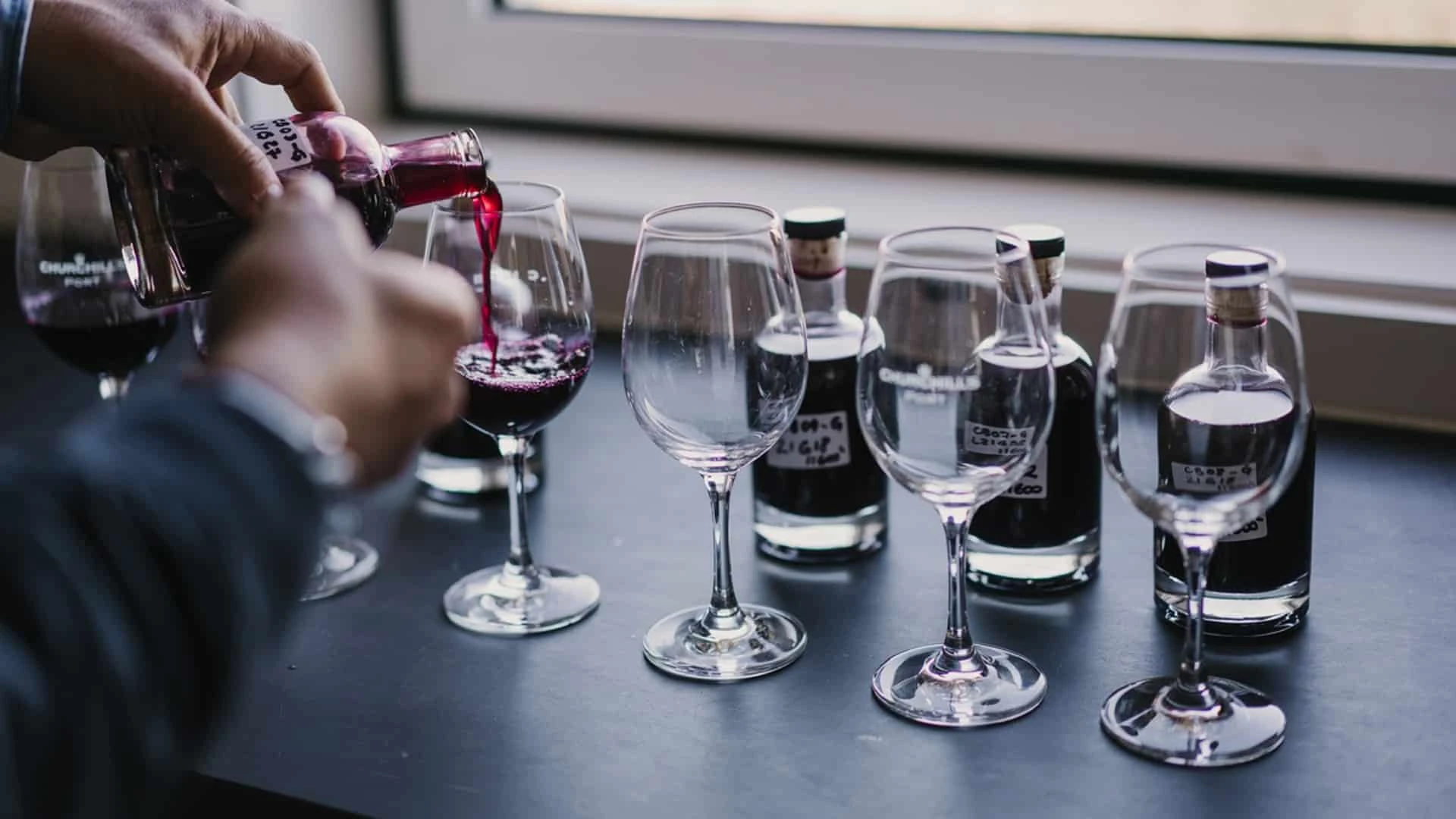 Производитель портвейна Churchill’s Port не избегает экспериментов, ведь виноделие — творческий процесс. Фото: drinkchurchills.com