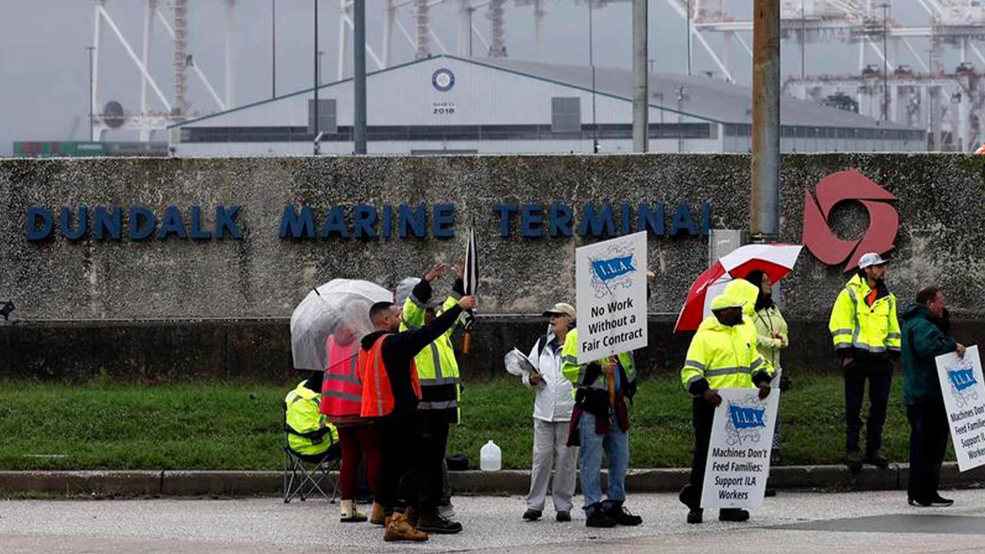 Забастовка американских докеров продолжалась всего три дня / Фото: Kevin Dietsch Getty Images