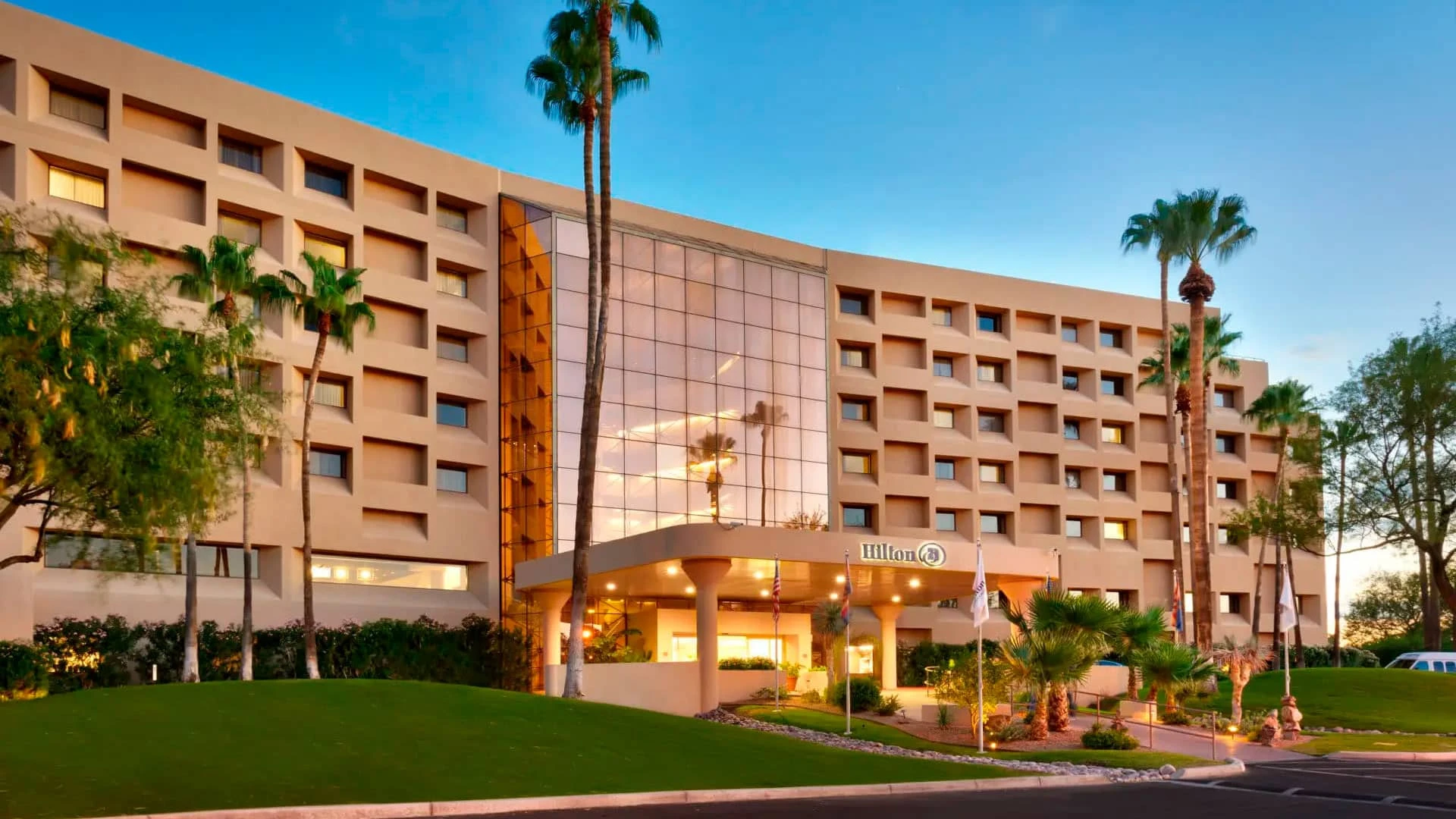 CaliberCos добавит в своей траст несколько отелей, в том числе работающих под брендом Hilton / Фото: Caliber